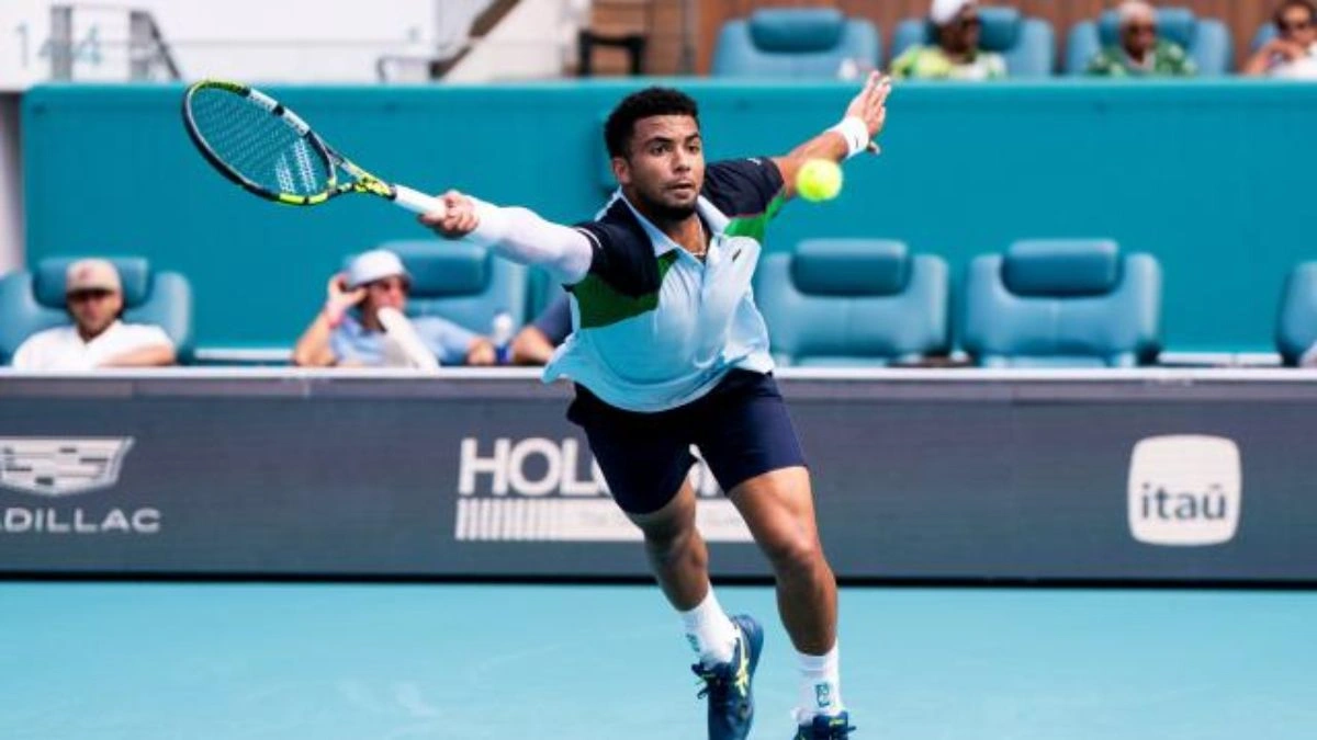 Arthur Fils Brille à Miami et Accède aux Demi-Finales