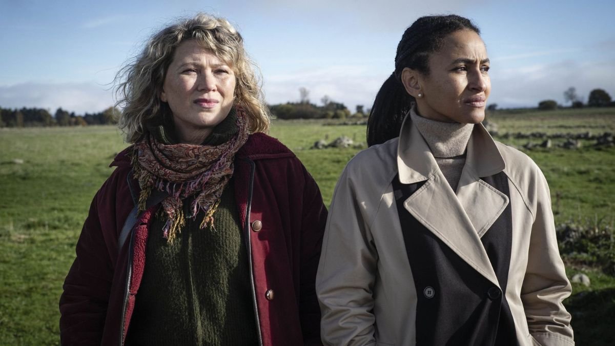Cécile Bois et Léonie Simaga, deux mères à la recherche de la vérité dans « Les Justicières de Saint-Flour »
